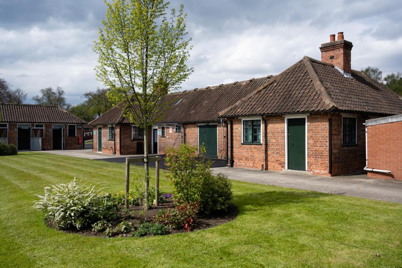 The Stable Suite At York Racecourse Luaran gambar